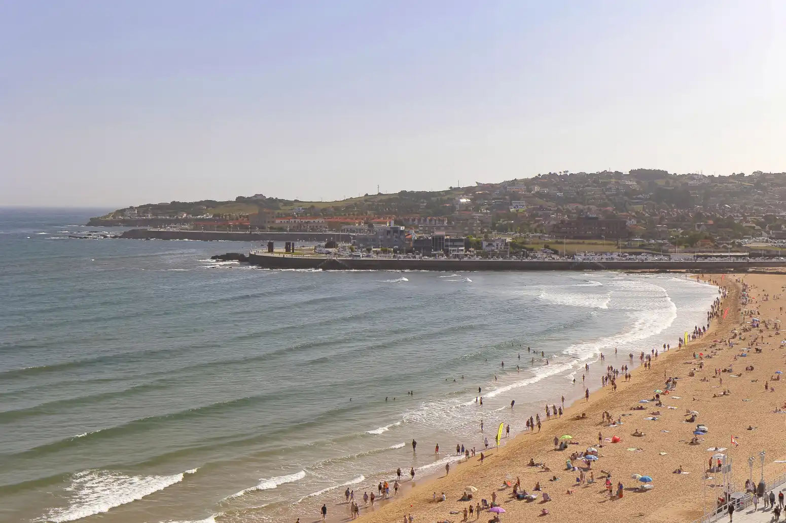 Vista exterior de Àtic en venda en Gijón  amb Calefacció, Parquet i Terrassa