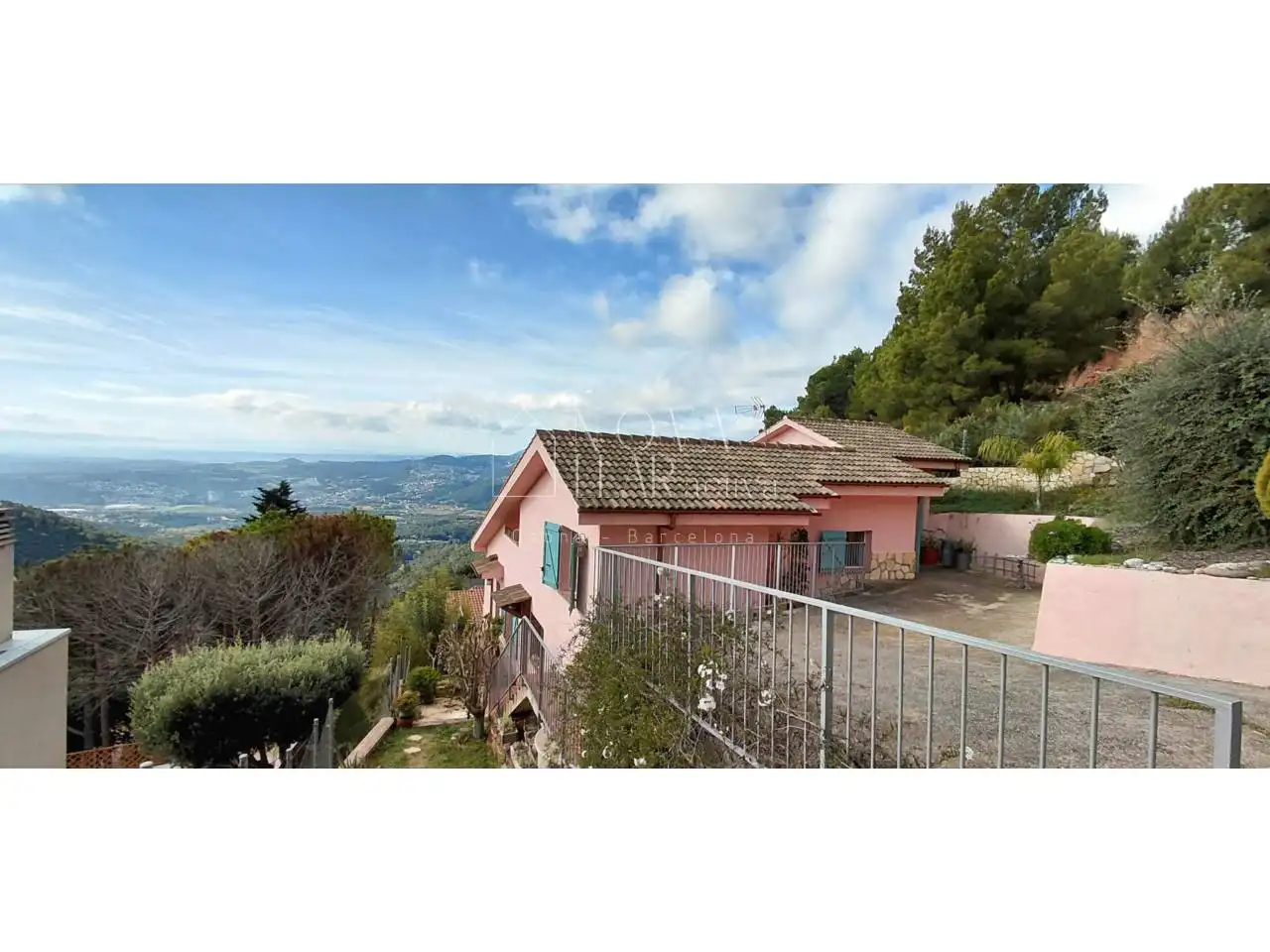 Vista exterior de Casa o xalet en venda en L'Ametlla del Vallès amb Calefacció i Jardí privat