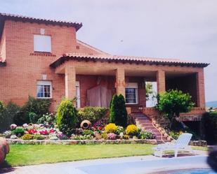 Vista exterior de Casa o xalet en venda en Nombela amb Piscina