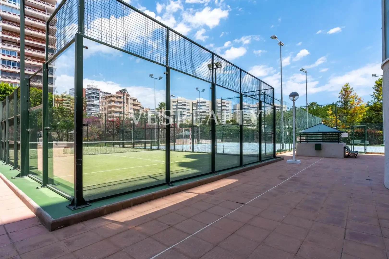 Vista exterior de Àtic de lloguer en Alicante / Alacant amb Jardí privat, Terrassa i Balcó