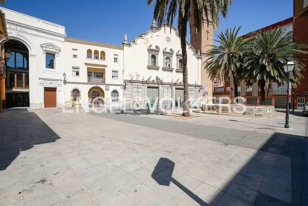 Außenansicht von Wohnungen zum Verkauf in Valencia mit Klimaanlage, Heizung und Terrasse