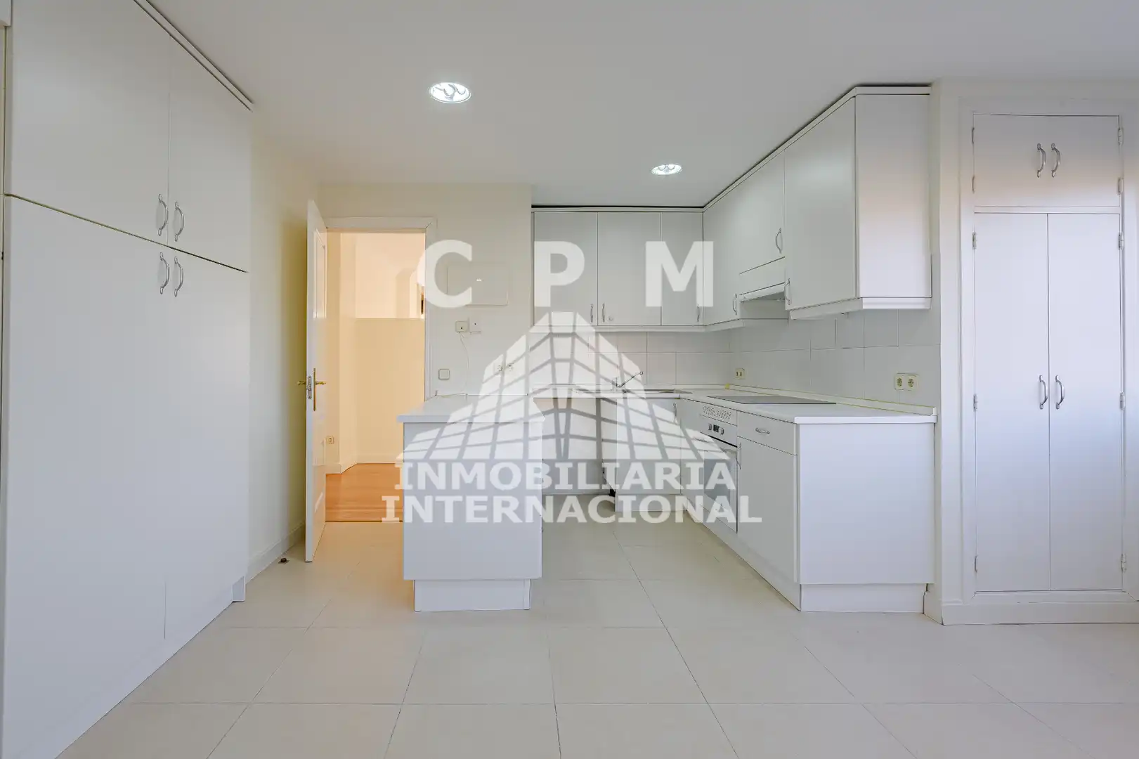 Küche von Wohnung zur Miete in Madrid mit Klimaanlage, Heizung und Parkett