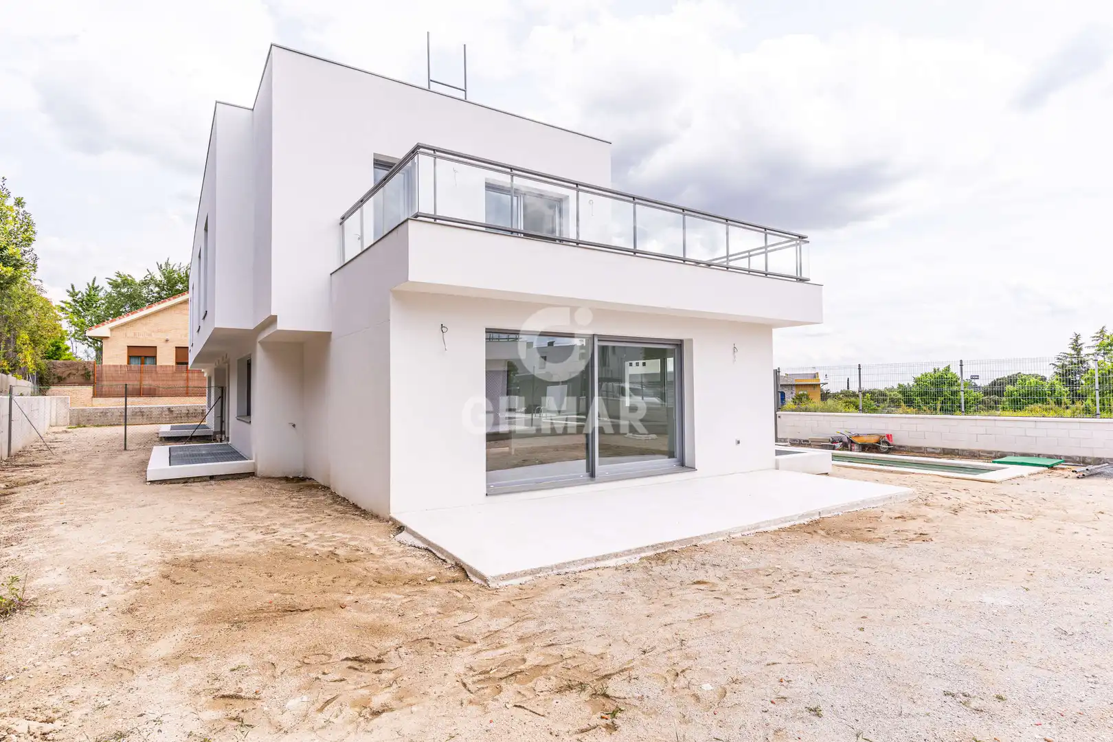 Vista exterior de Casa adosada en venta en Torrelodones con Calefacción, Jardín privado y Piscina