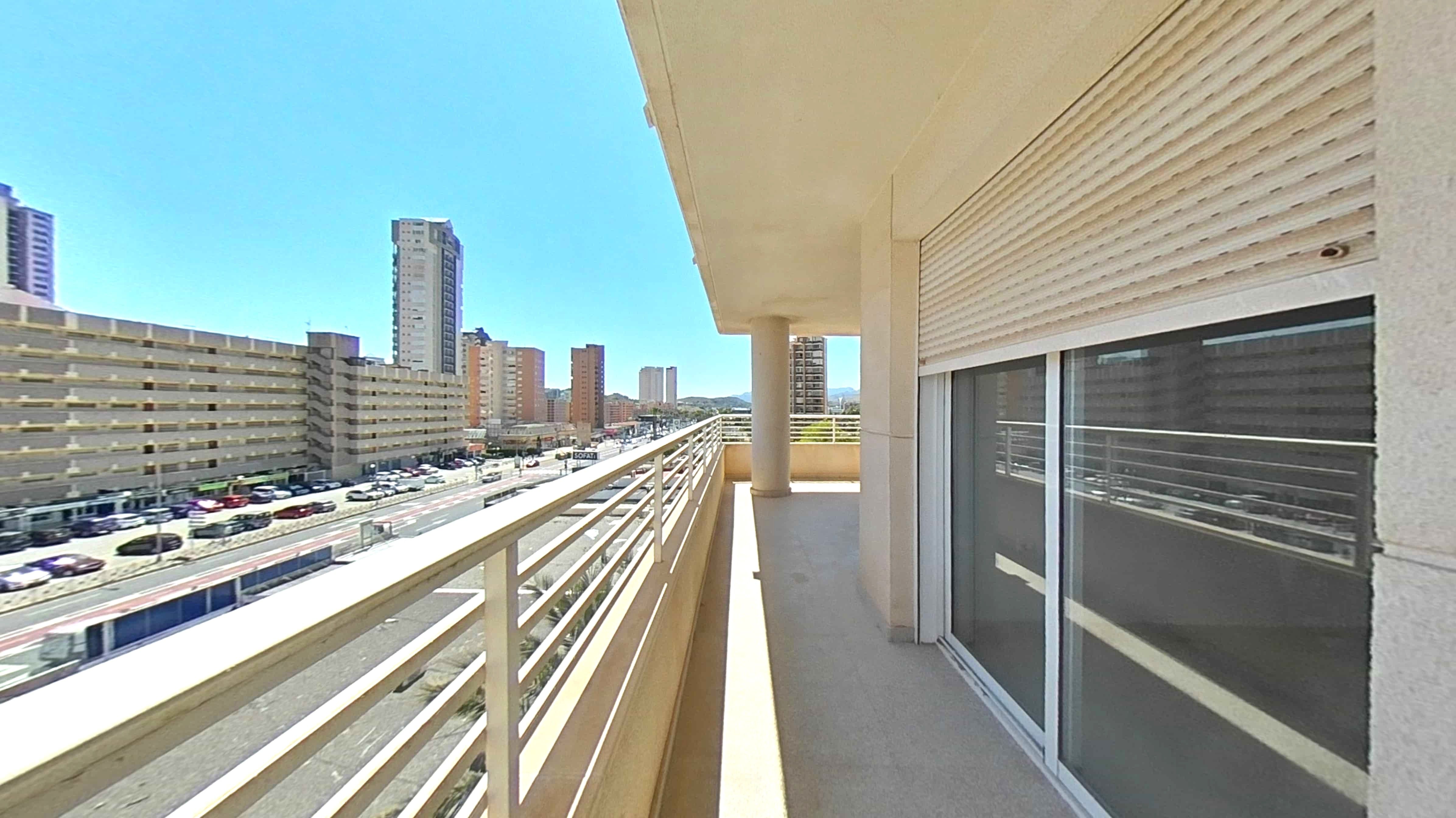 Vista exterior de Apartament en venda en Benidorm amb Balcó