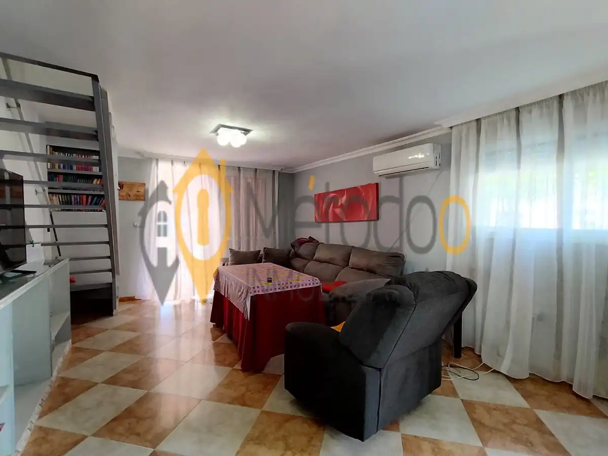 Living room of Detached homes for sale in Sevilla  with Air Conditioner and Terrace