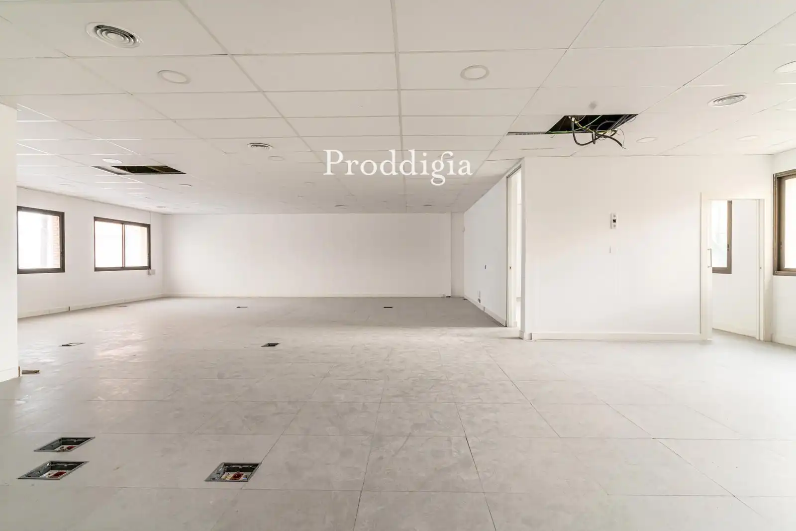 Office for sale in Barcelona  with Air Conditioner