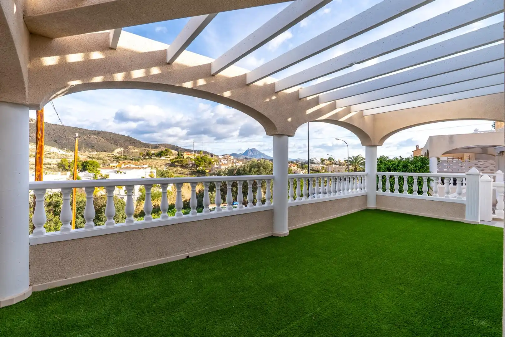 Villa mit Garten zum Verkauf in Calle de Torrevella