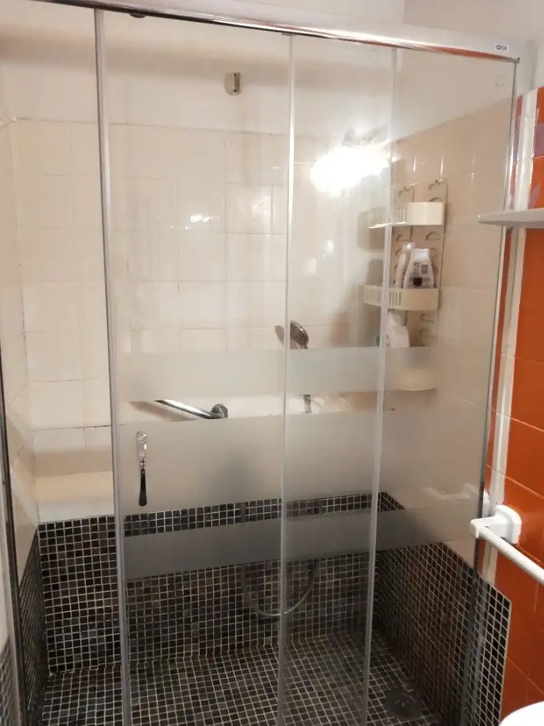 Badezimmer von Wohnungen zur Miete in Castelldefels mit Klimaanlage, Heizung und Terrasse