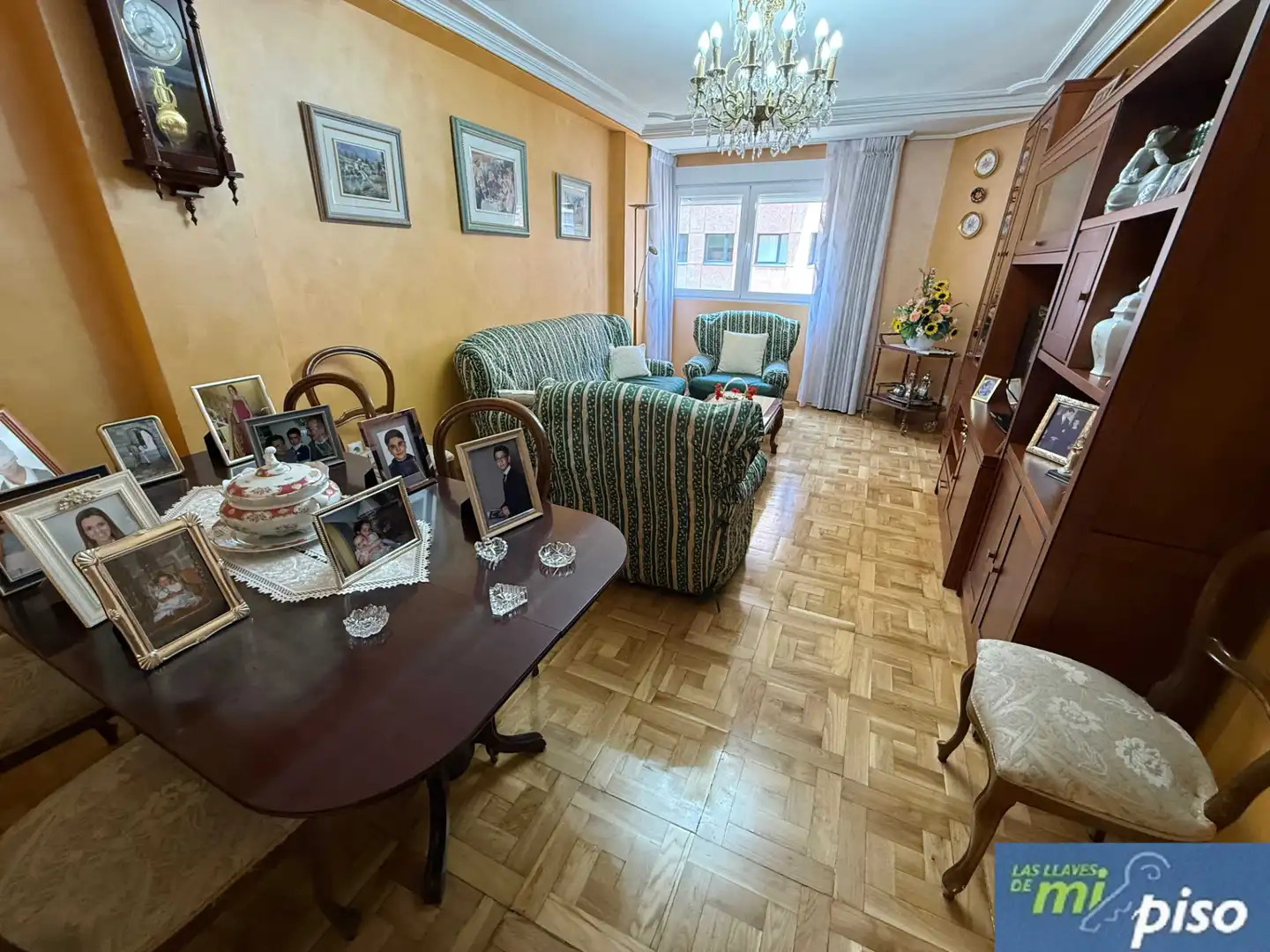 Sala d'estar de Pis en venda en Valladolid amb Calefacció, Parquet i Traster