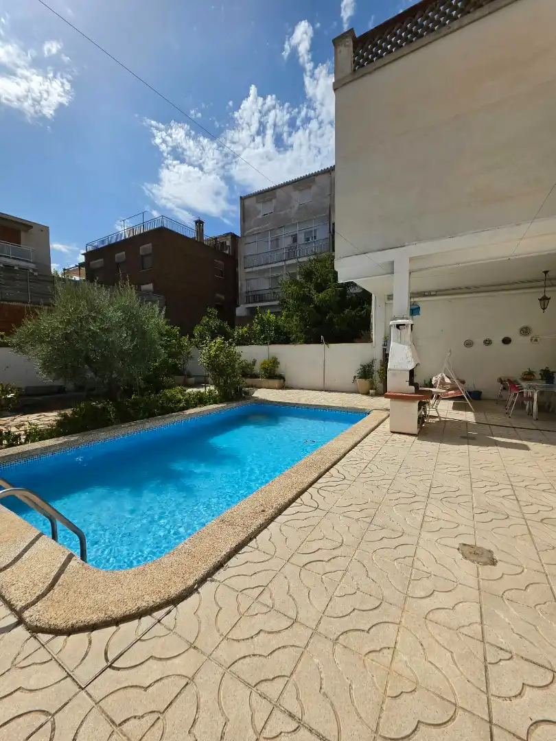Piscina de Casa o xalet en venda en Igualada amb Aire condicionat, Calefacció i Jardí privat