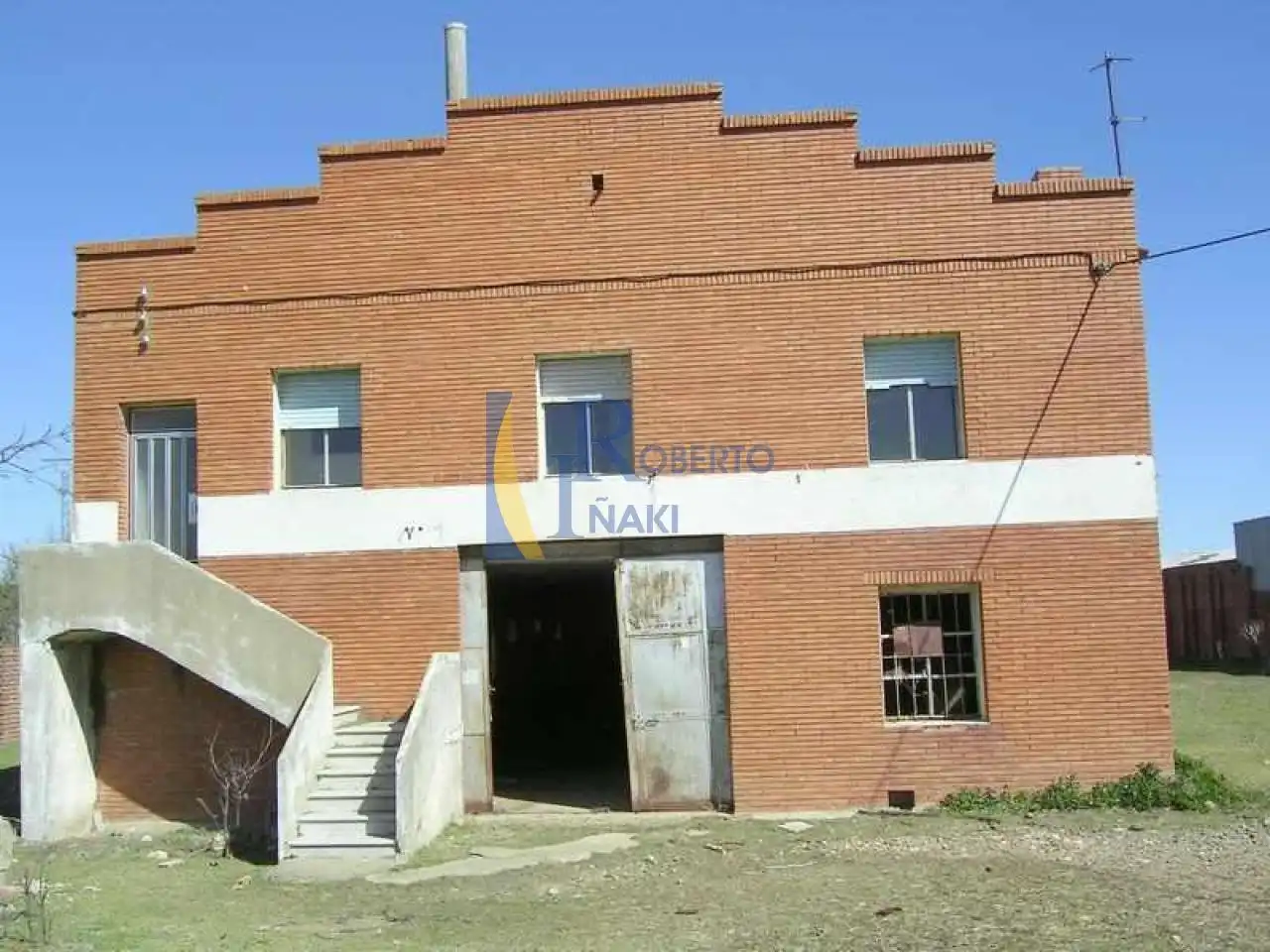 Vista exterior de Nau industrial en venda en Valverde-Enrique