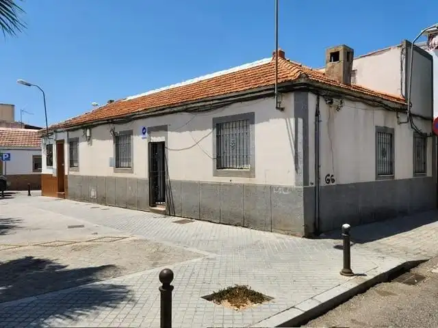 House for sale in Calle Calle Alfonso Onceno
