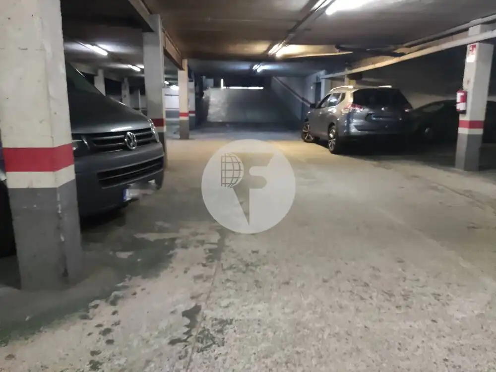 Parkplatz zum Verkauf in Col.legis Nous, imagen 5