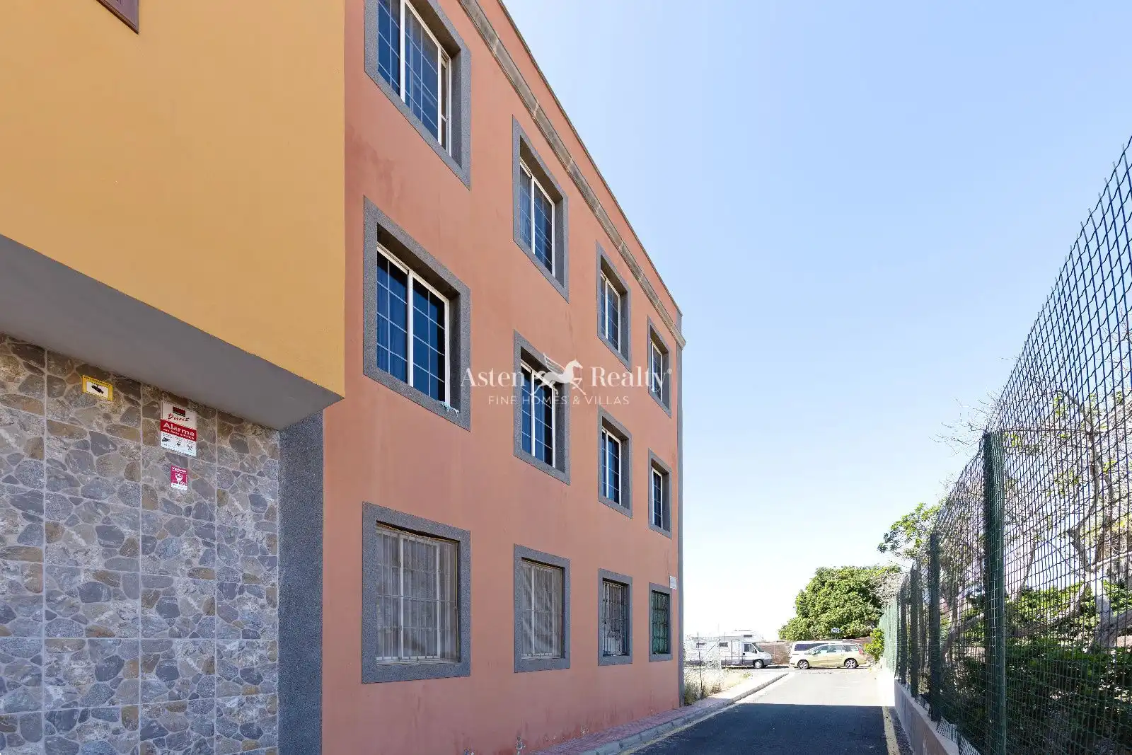 Vista exterior de Pis en venda en Arona