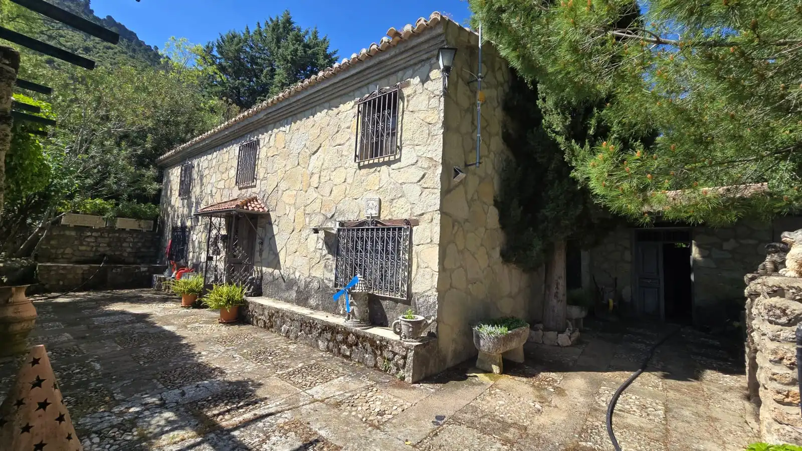 Vista exterior de Finca rústica en venta en Villanueva del Arzobispo con Calefacción, Trastero y Piscina