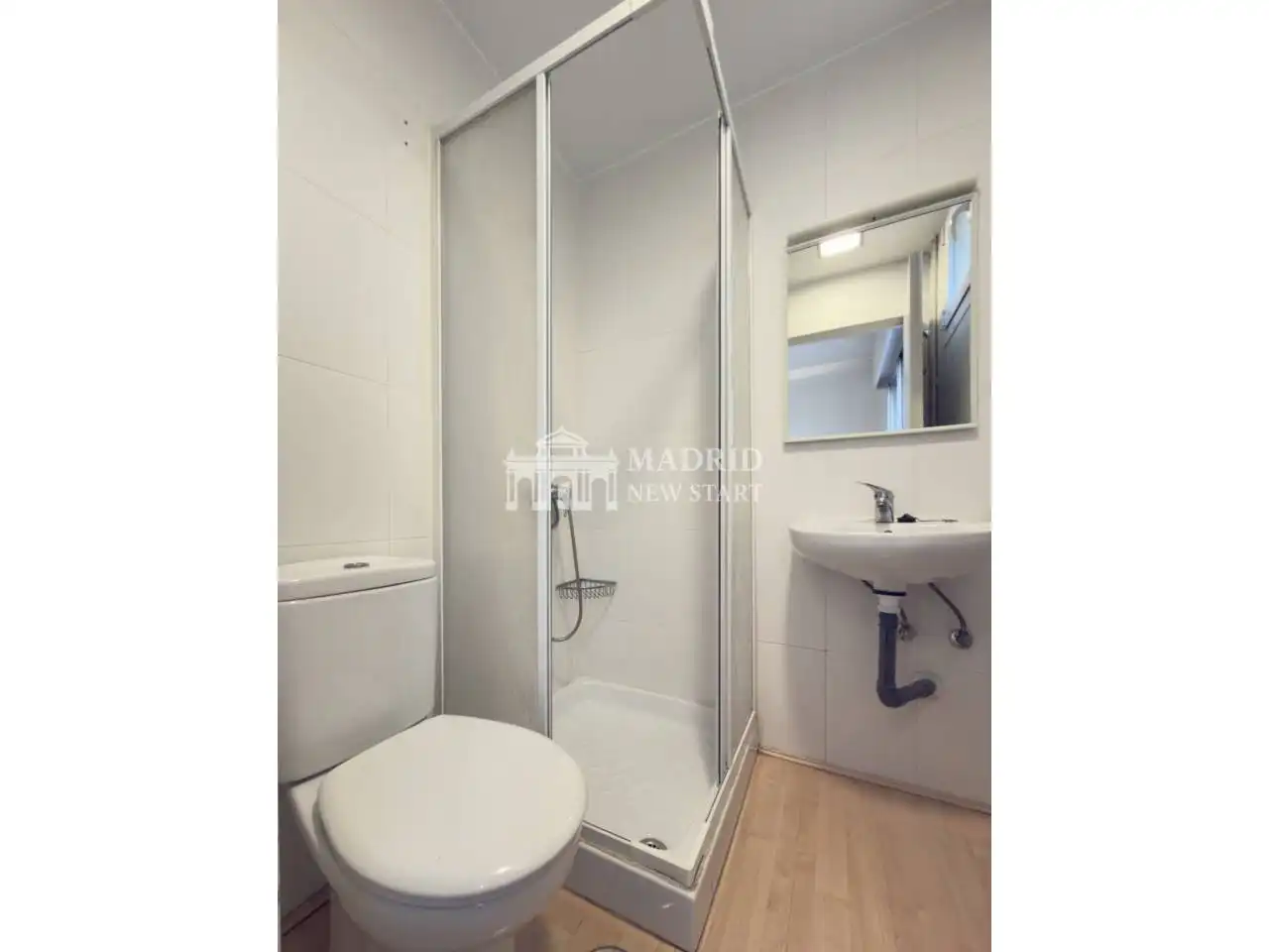 Badezimmer von Wohnung zum Verkauf in Madrid mit Klimaanlage, Heizung und Terrasse
