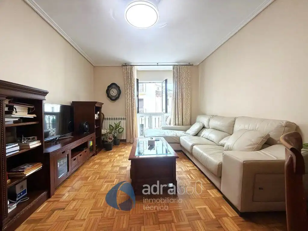 Sala de estar de Piso en venta en  Logroño con Calefacción y Trastero