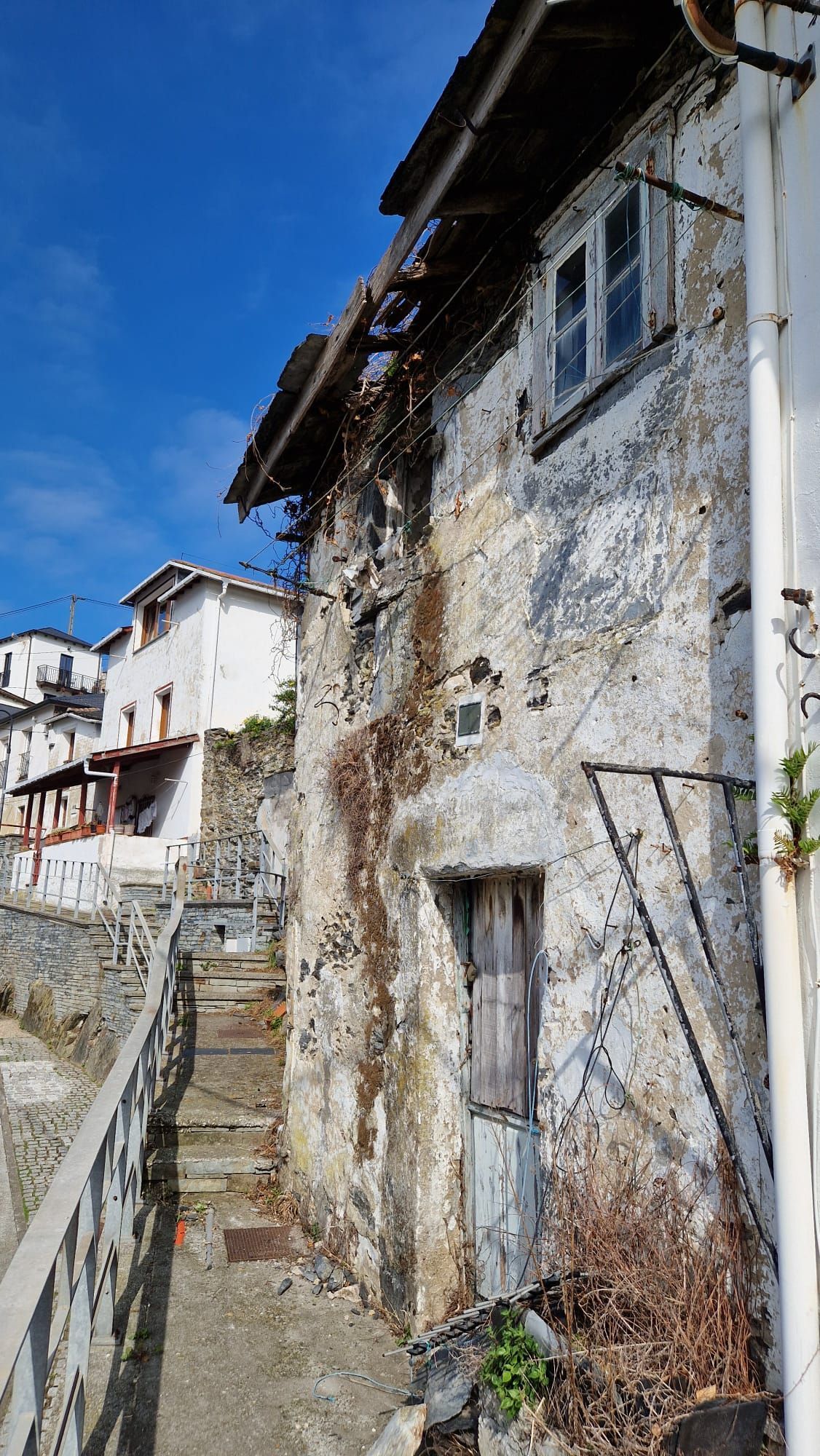 Vista exterior de Casa adosada en venda en Valdés - Luarca