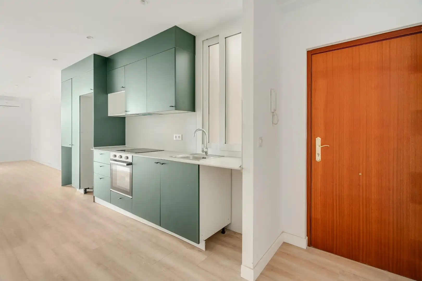 Flat with terrace for sale in Plaza Nogalera, imagen 2