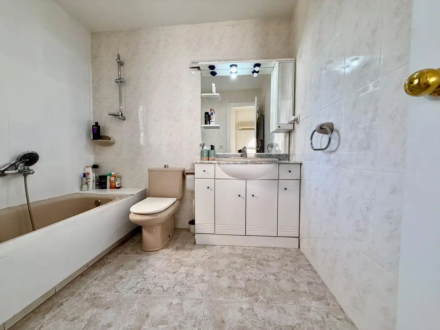 Baño de Casa adosada en venta en Calafell con Aire acondicionado, Calefacción y Terraza
