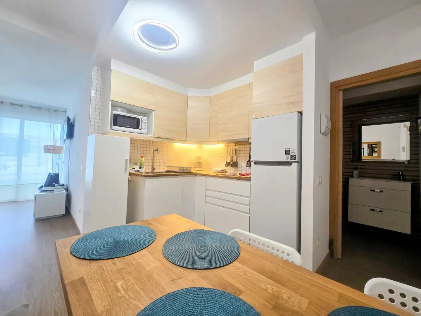 Küche von Wohnung zum Verkauf in Arona mit Privatgarten, Terrasse und Möbliert