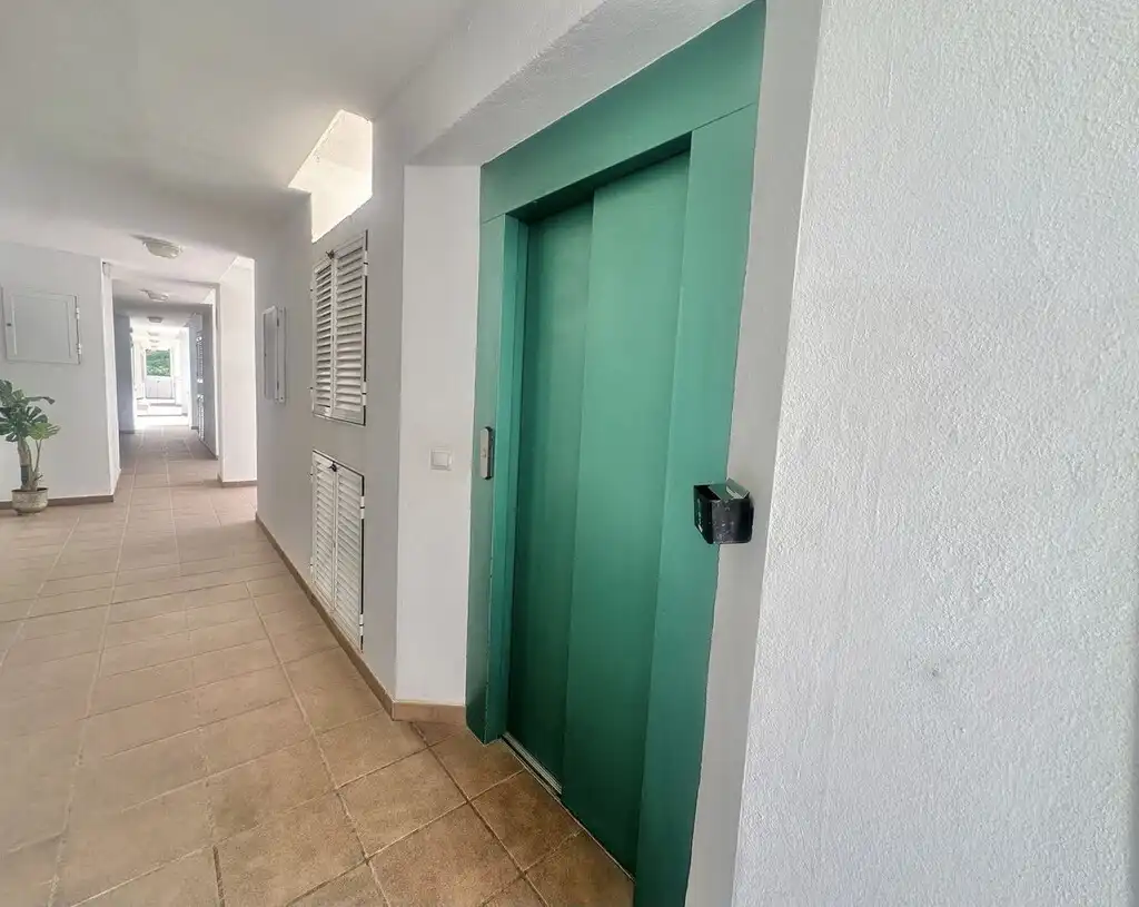 Erdgeschoss zum Verkauf in Mijas mit Klimaanlage, Terrasse und Möbliert