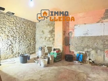 Adossat amb balcó en venda a Calle Sant Vicenç 2