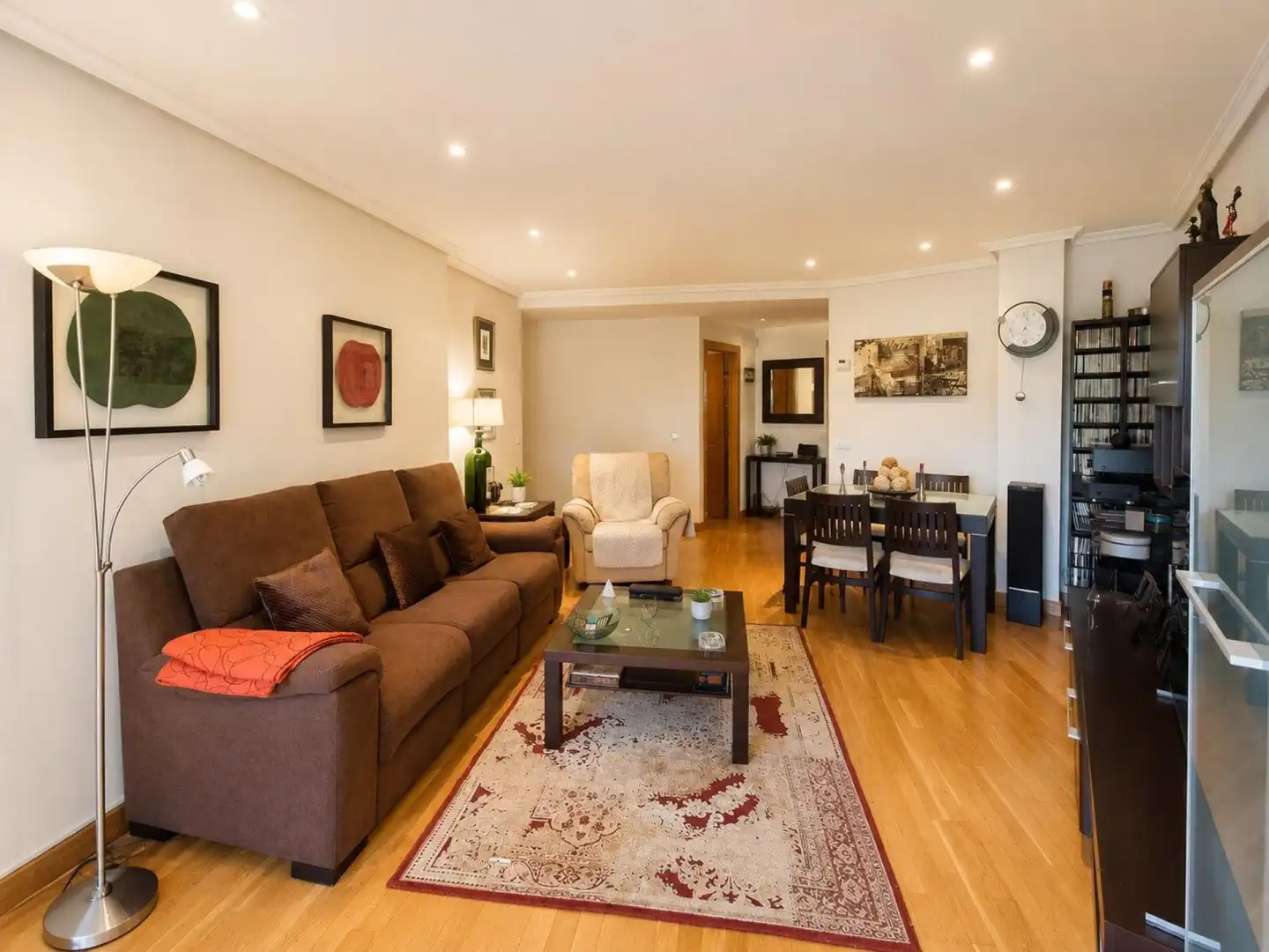 Sala de estar de Piso en venta en Majadahonda con Calefacción, Terraza y Piscina comunitaria