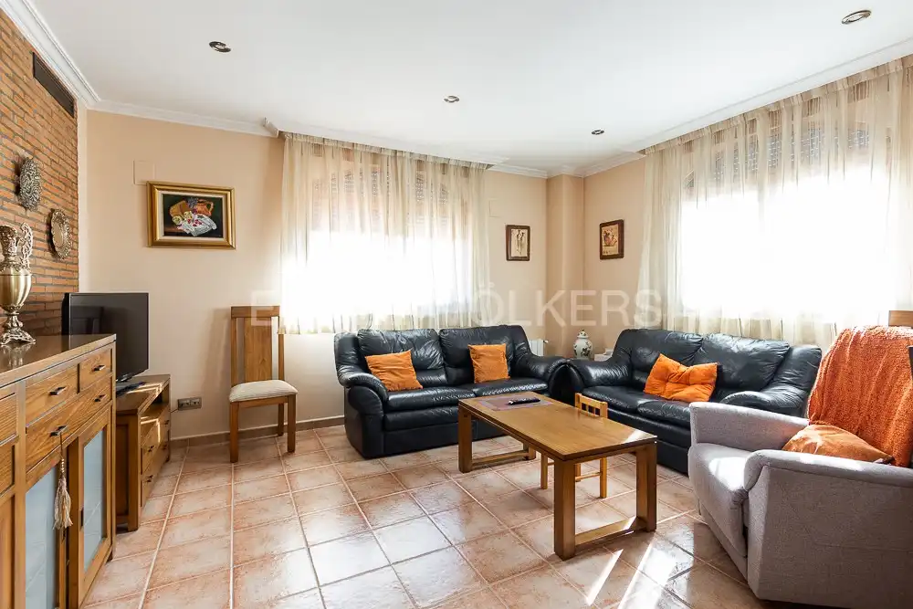 Sala de estar de Casa o chalet en venta en Náquera con Aire acondicionado, Calefacción y Jardín privado