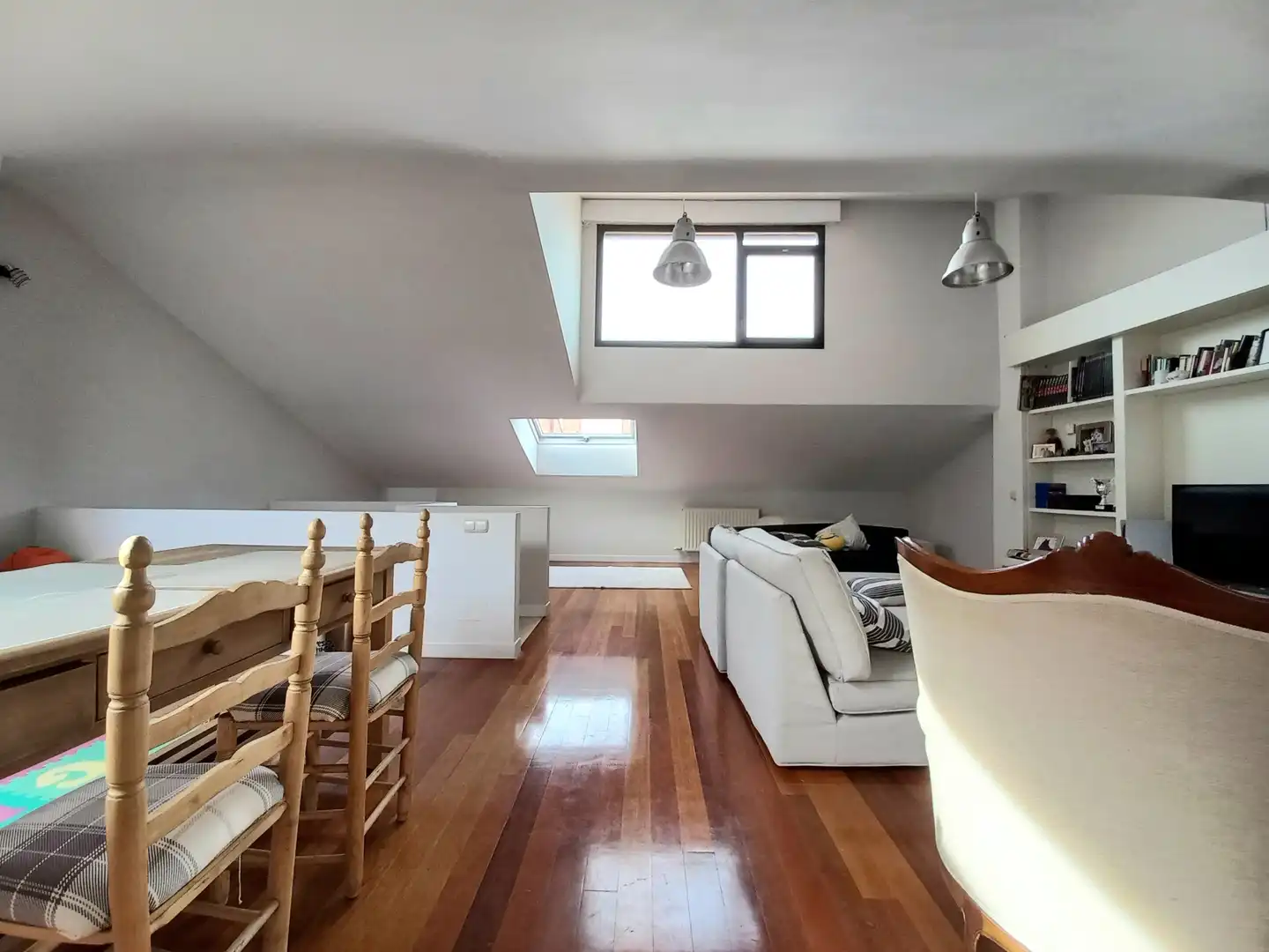 Sala d'estar de Casa adosada en venda en Burgos amb Jardí privat