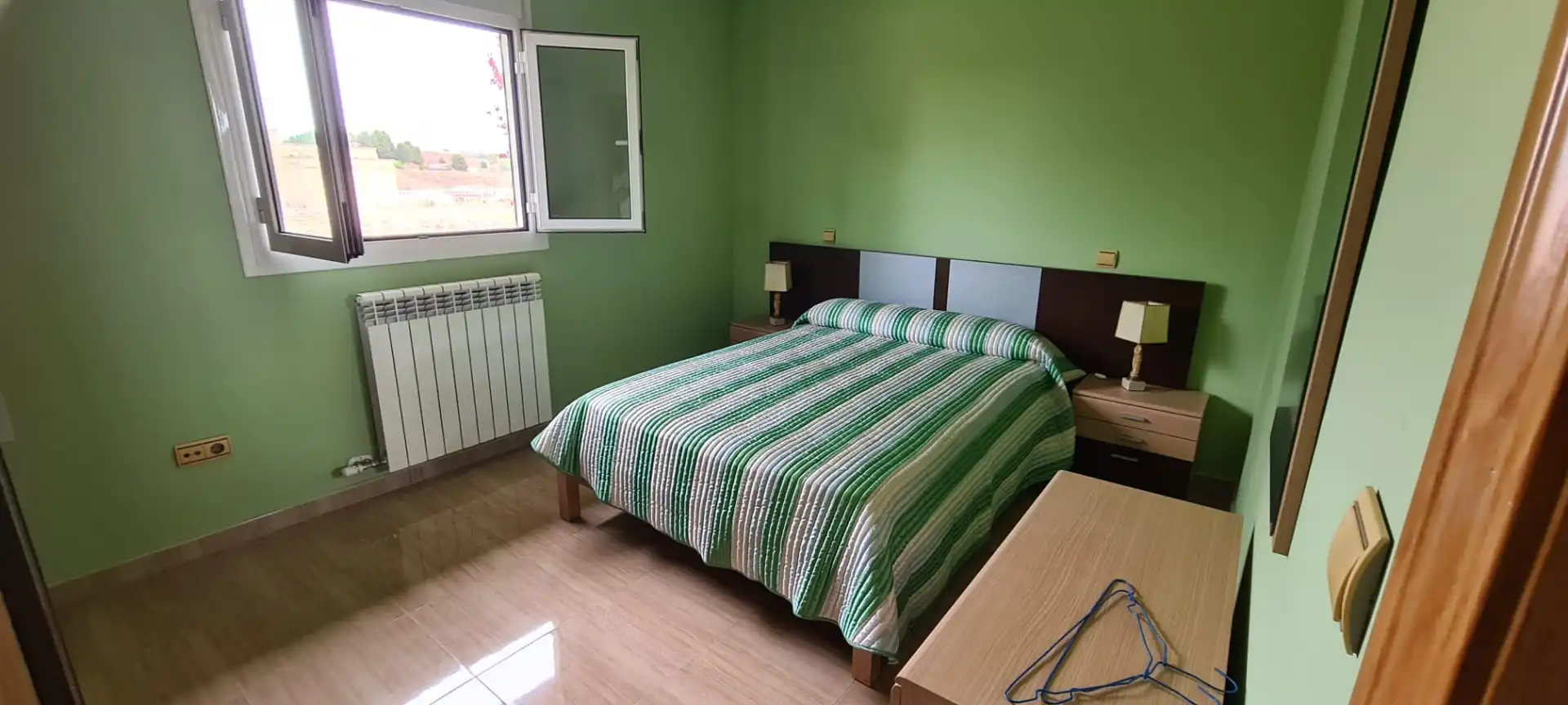 Dormitori de Casa o xalet en venda en Híjar amb Calefacció, Jardí privat i Traster