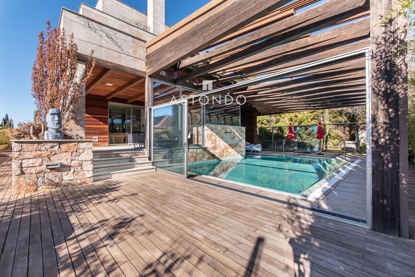 Piscina de Casa o xalet en venda en  Madrid Capital amb Aire condicionat, Calefacció i Terrassa