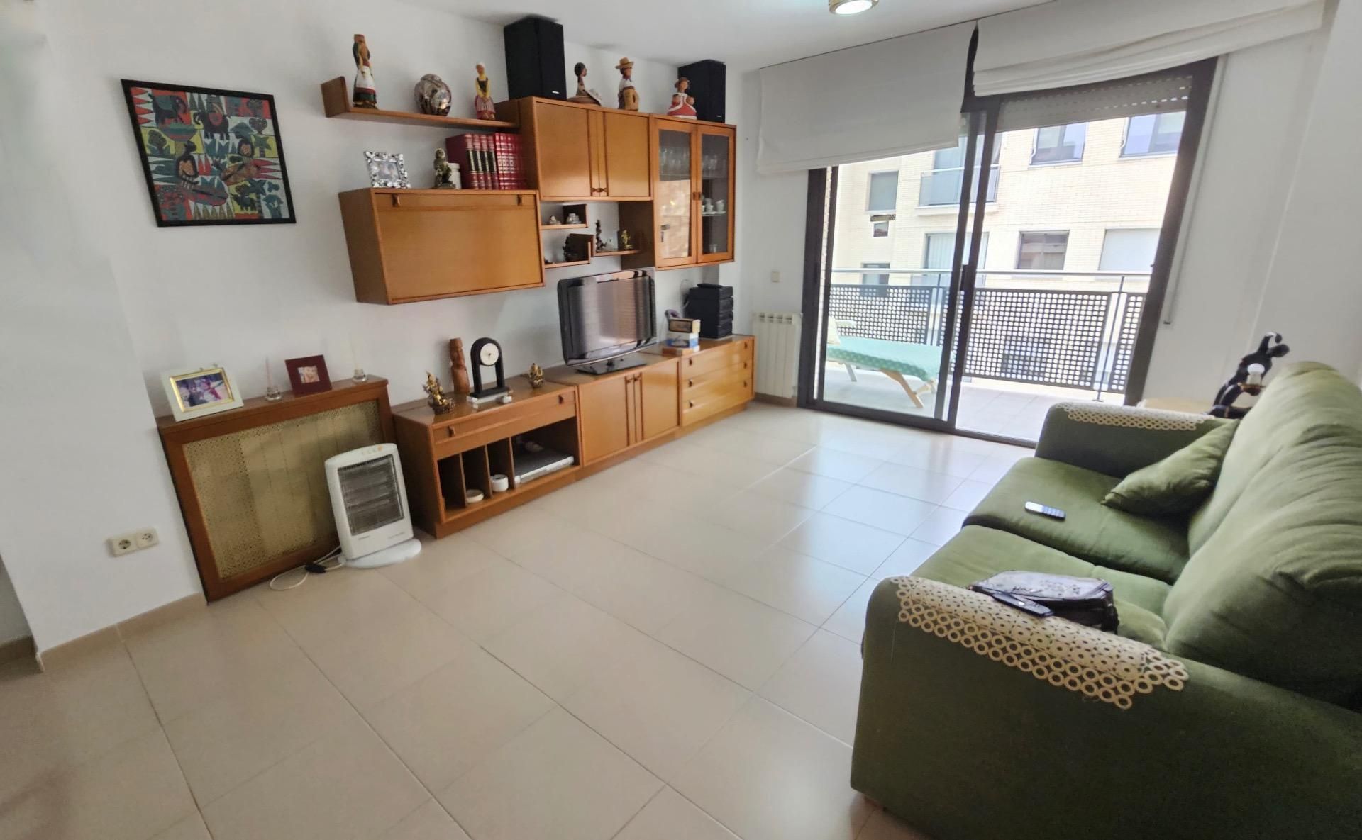 Sala d'estar de Pis en venda en Pineda de Mar amb Calefacció, Jardí privat i Terrassa