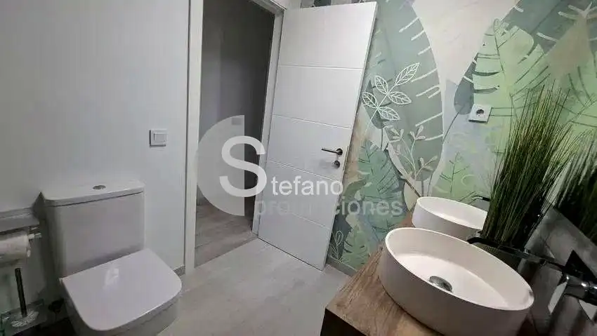 Baño de Piso en venta en Málaga con Aire acondicionado, Calefacción y Terraza