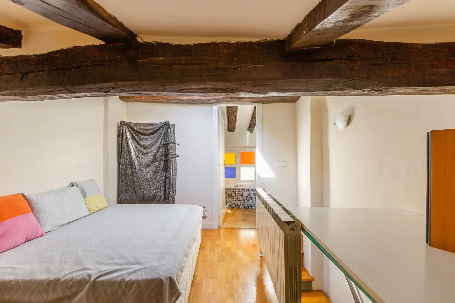 Habitación de Ático en venta en  Pamplona / Iruña con Calefacción, Amueblado y Balcón