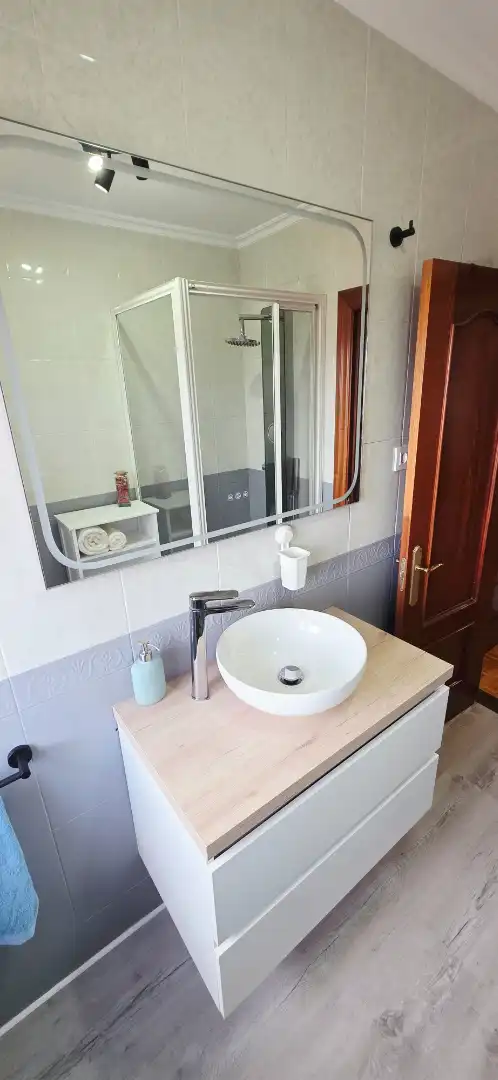 Bathroom of Flat for rent in Gijón   with Heating, Parquet flooring and Furnished