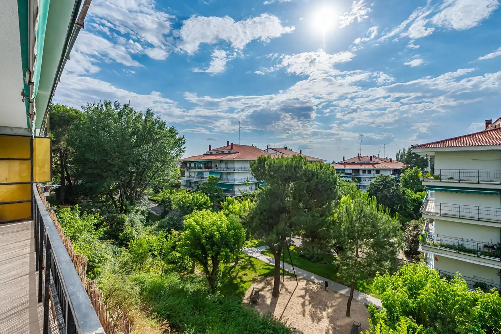 Vista exterior de Piso en venta en Móstoles con Calefacción, Jardín privado y Terraza