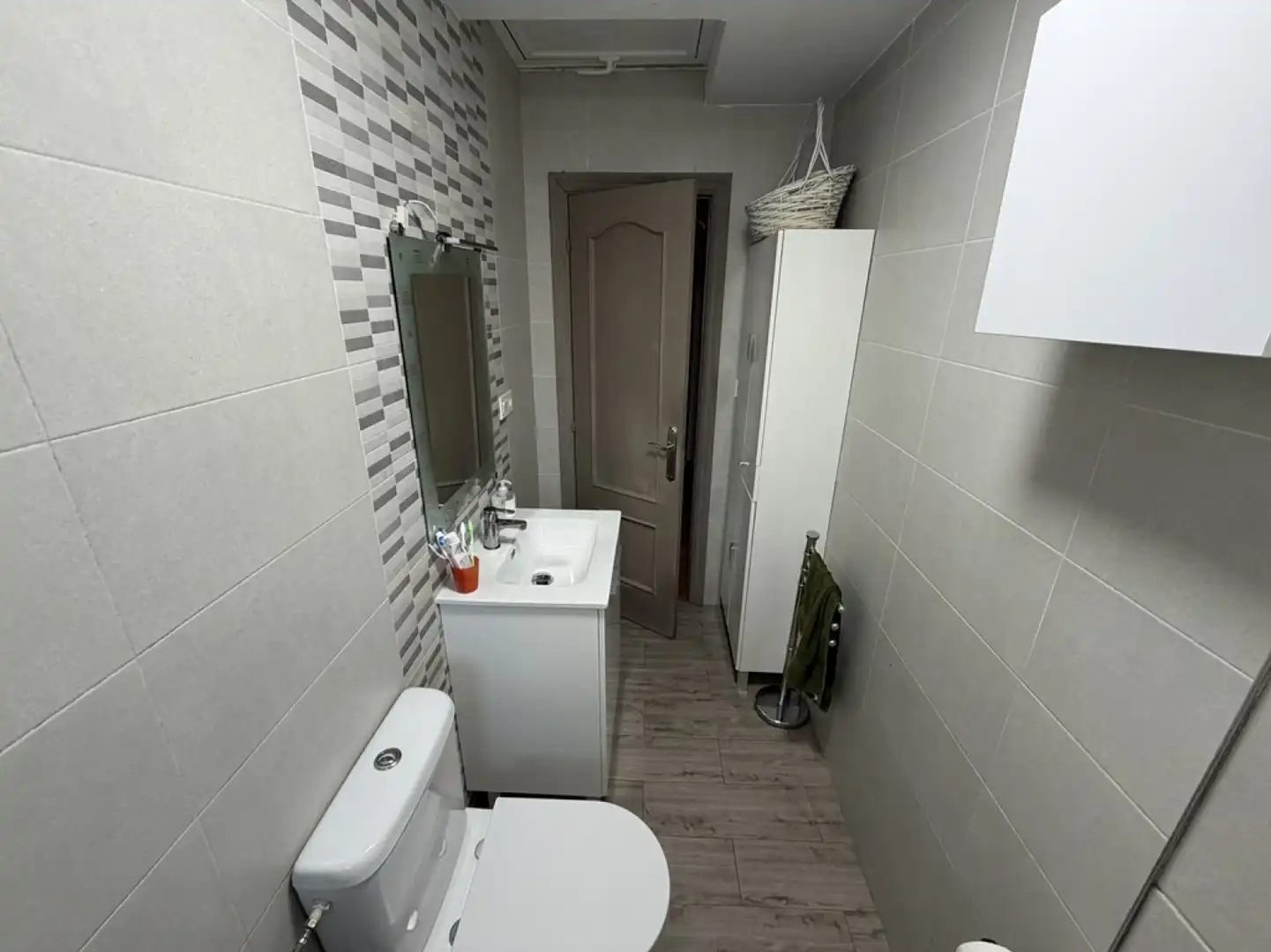 Baño de Piso en venta en Avilés con Calefacción y Terraza