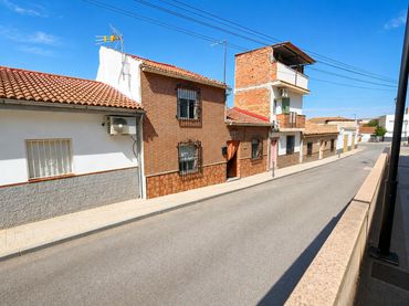 House for sale in Calle BAJA