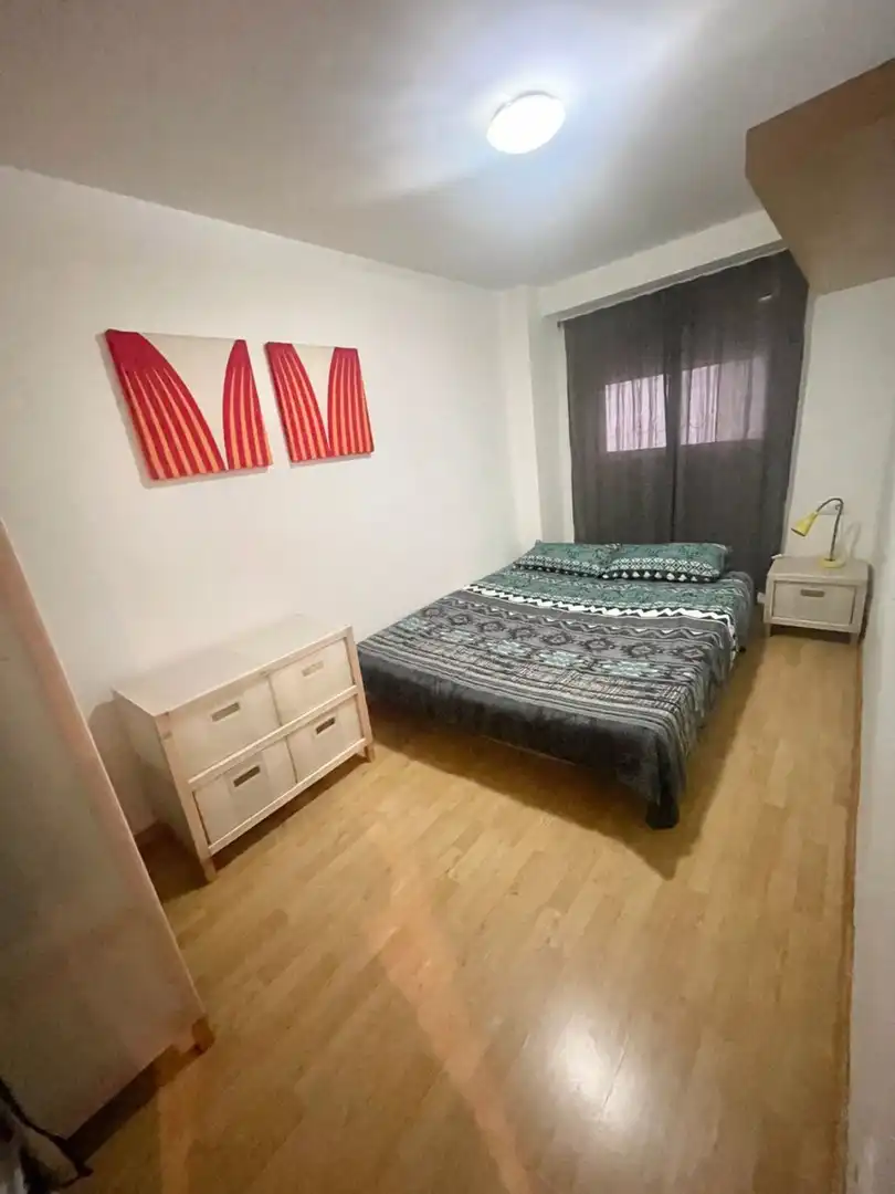 Schlafzimmer von Wohnung zur Miete in Valencia mit Klimaanlage