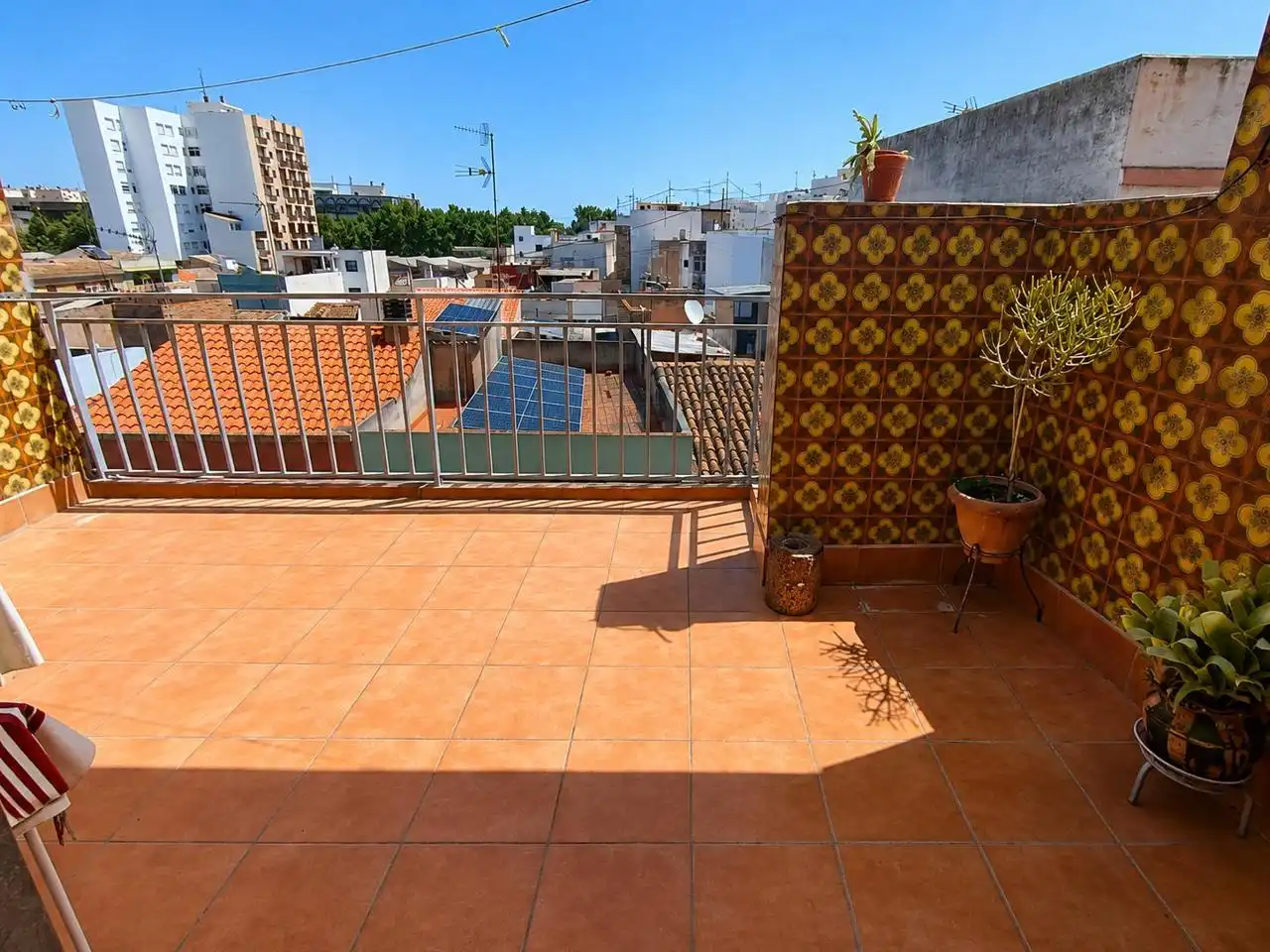 Terrasse von Dachboden zum Verkauf in Oliva mit Terrasse und Abstellraum