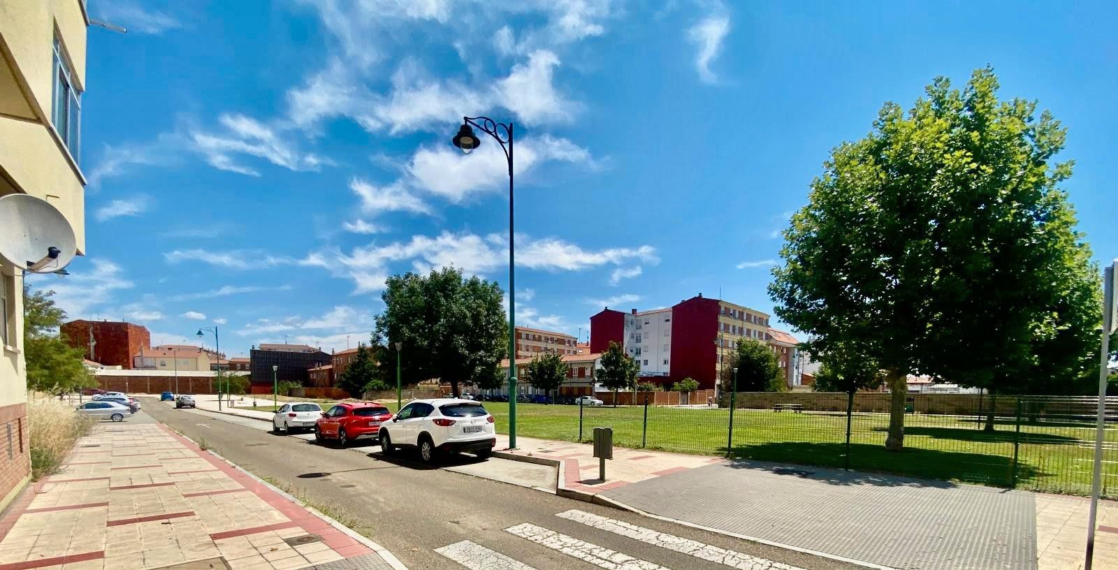 Exterior view of Flat for sale in León Capital   with Heating, Terrace and Storage room