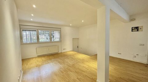 Foto 2 de Planta baja de alquiler en Calle Torpedero Tucuman, Nueva España, Madrid Capital