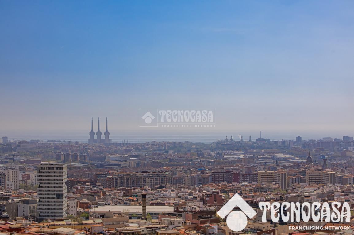Exterior view of Flat for sale in  Barcelona Capital  with Heating
