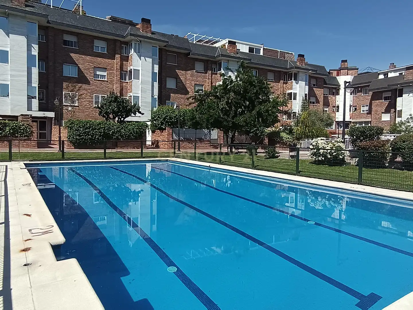 Piscina de Apartamento de alquiler en Majadahonda con Trastero, Horno y Lavadora