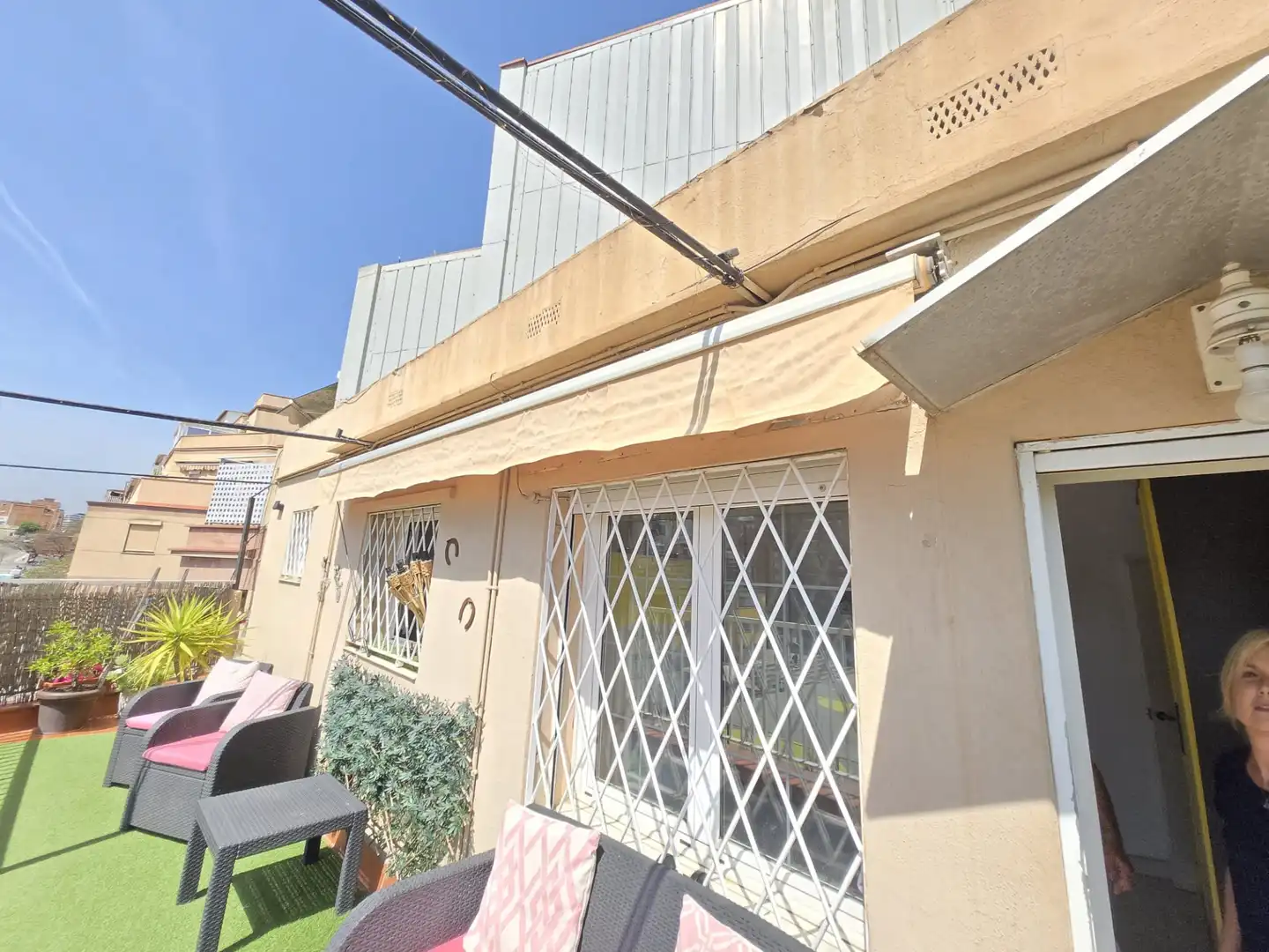 Vista exterior de Ático en venta en L'Hospitalet de Llobregat con Aire acondicionado, Terraza y Amueblado