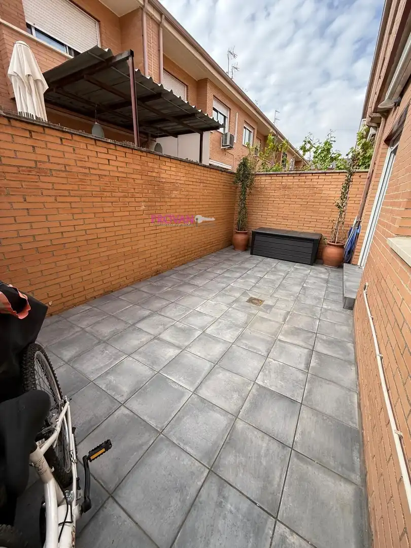 Casa adosada en venta en Ensanche