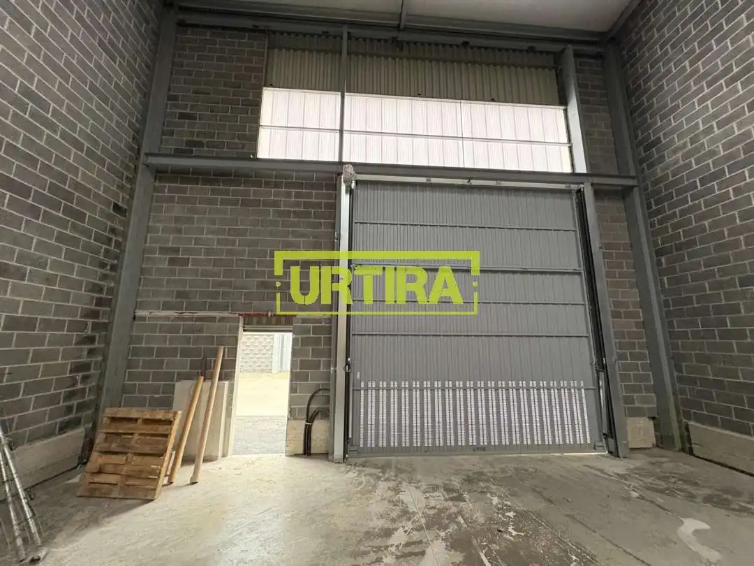 Vista exterior de Nave industrial en venta en Zarautz