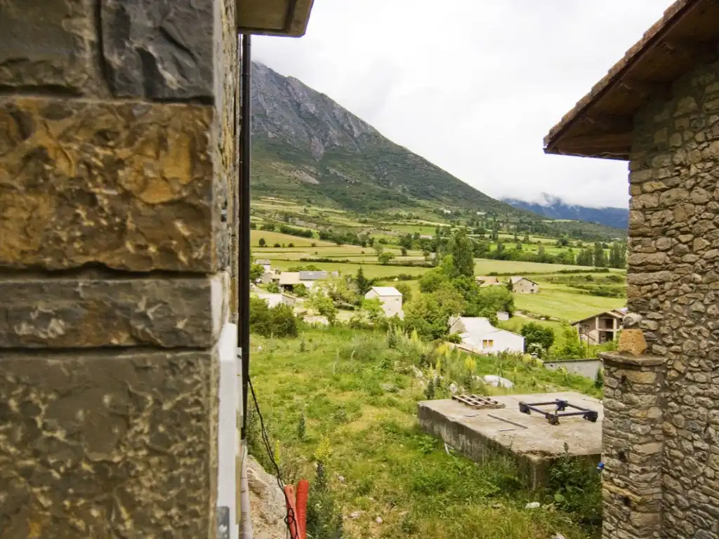 Exterior view of Houses for sale in Valle de Lierp