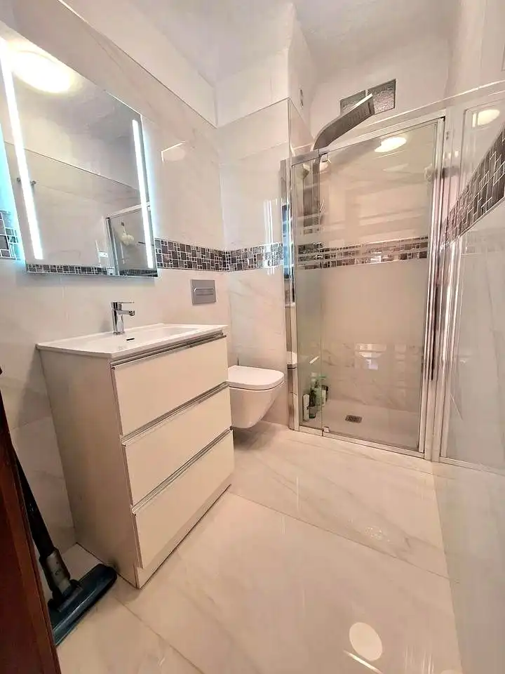 Badezimmer von Erdgeschoss zum Verkauf in San Bartolomé de Tirajana mit Klimaanlage, Terrasse und Möbliert